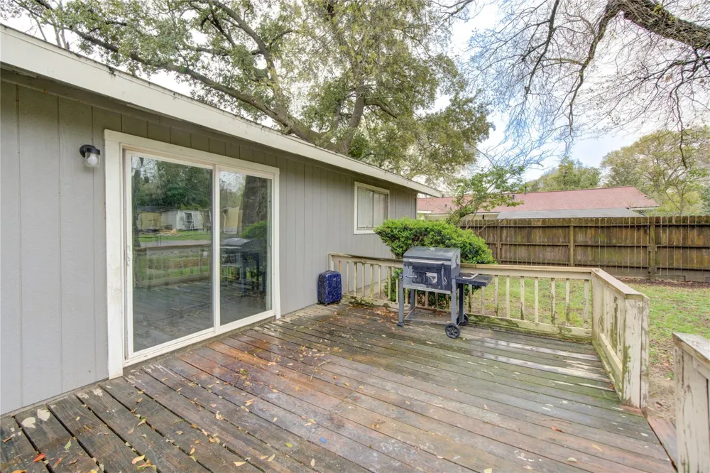 4106 California Street Dickinson, TX 77539