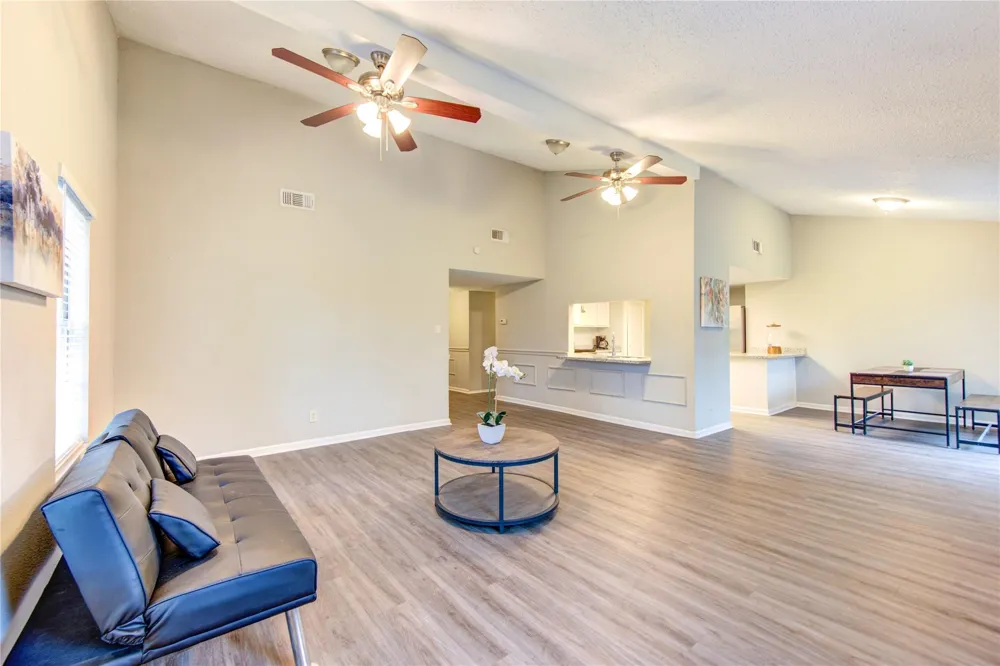 4106 California Street Dickinson, TX 77539