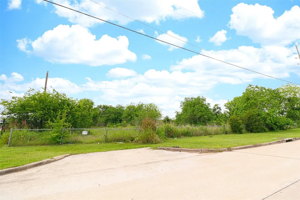 2625 Hillhouse Road Pearland, TX 77584