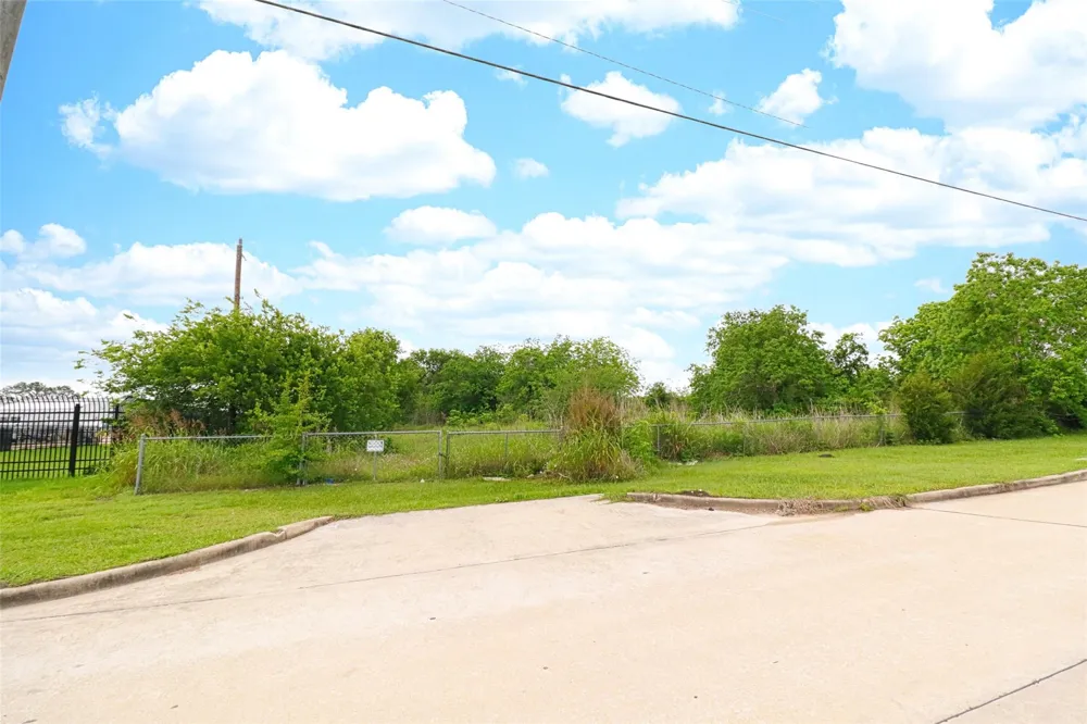 2625 Hillhouse Road Pearland, TX 77584