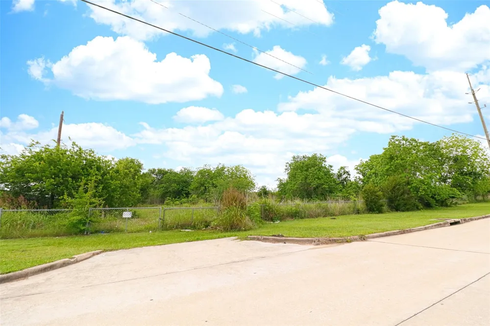 2625 Hillhouse Road Pearland, TX 77584