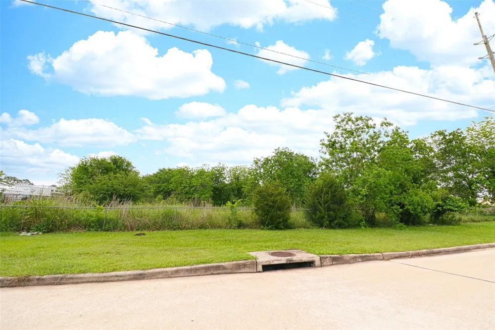 2625 Hillhouse Road Pearland, TX 77584