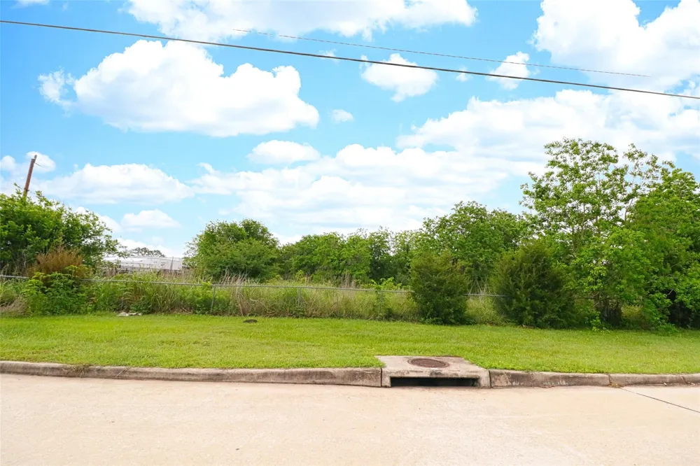 2625 Hillhouse Road Pearland, TX 77584