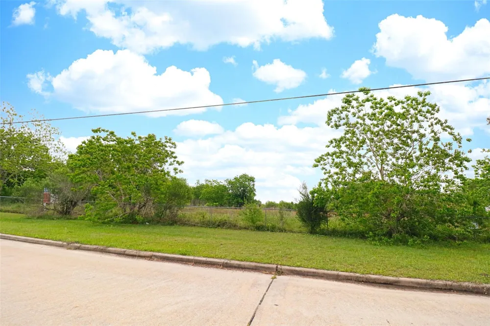 2625 Hillhouse Road Pearland, TX 77584