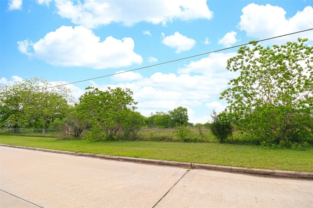 2625 Hillhouse Road Pearland, TX 77584