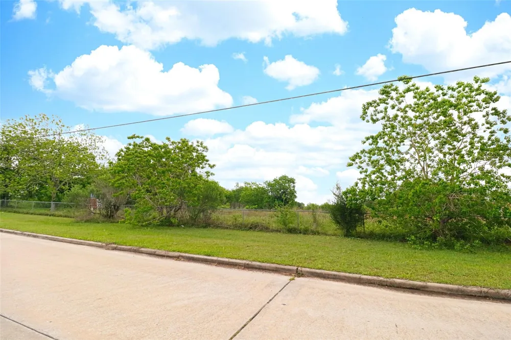 2625 Hillhouse Road Pearland, TX 77584