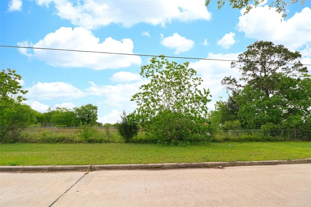 2625 Hillhouse Road Pearland, TX 77584
