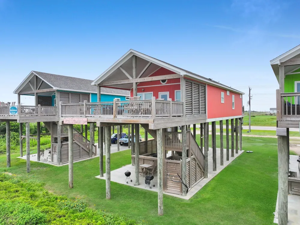 1706 Highway 87 Gilchrist, TX 77617