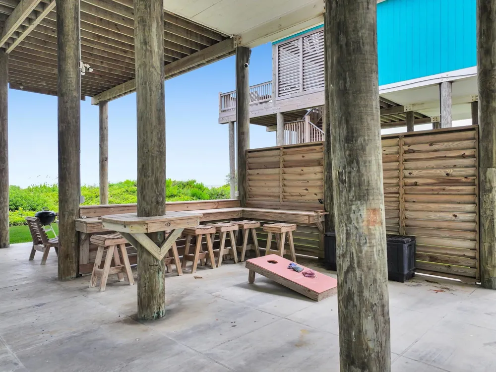 1706 Highway 87 Gilchrist, TX 77617