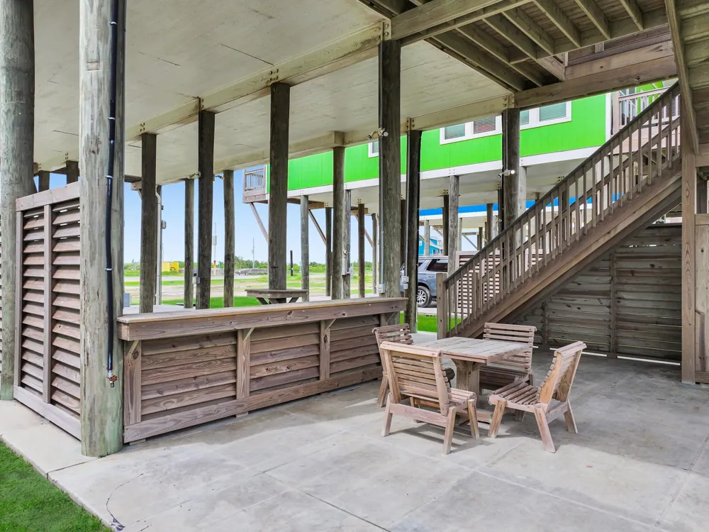 1706 Highway 87 Gilchrist, TX 77617
