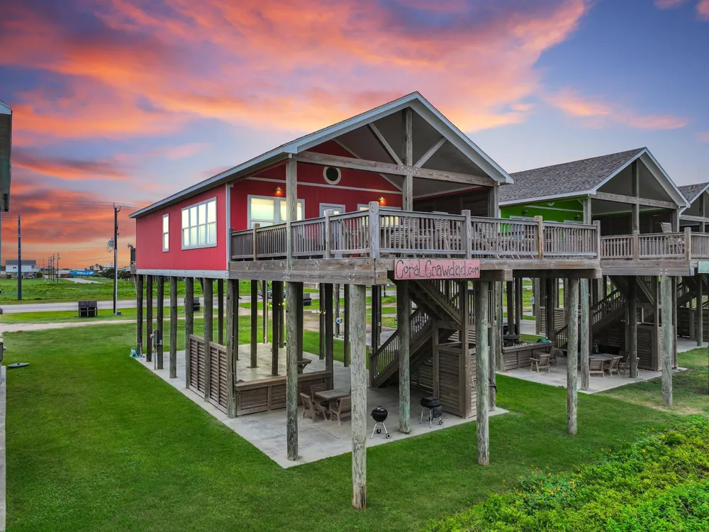 1706 Highway 87 Gilchrist, TX 77617