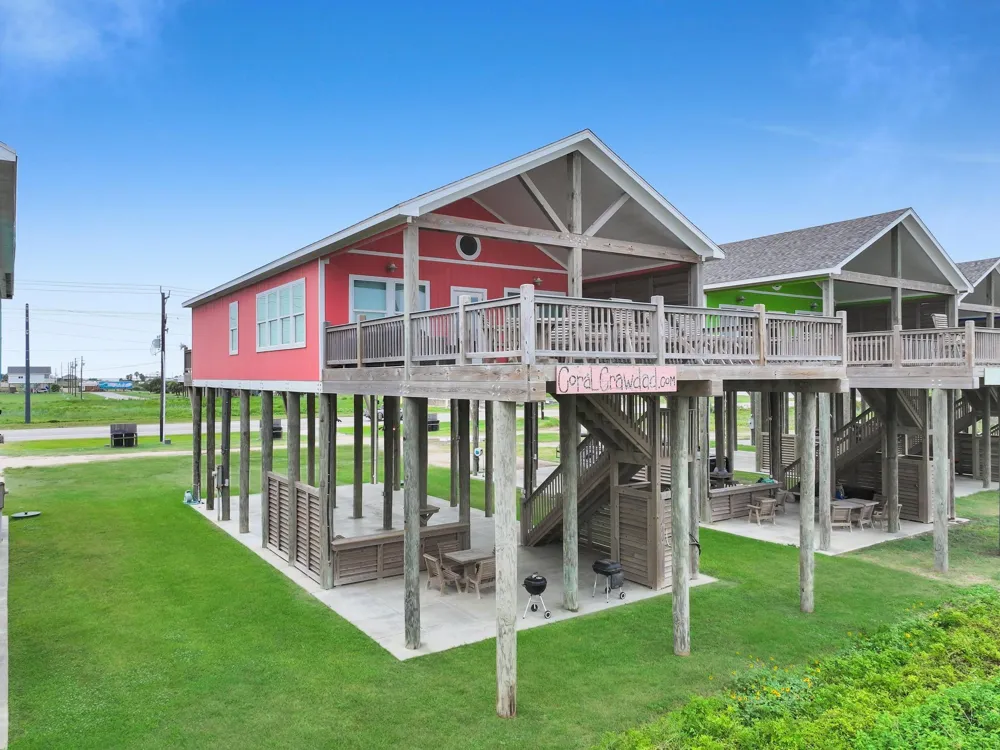 1706 Highway 87 Gilchrist, TX 77617