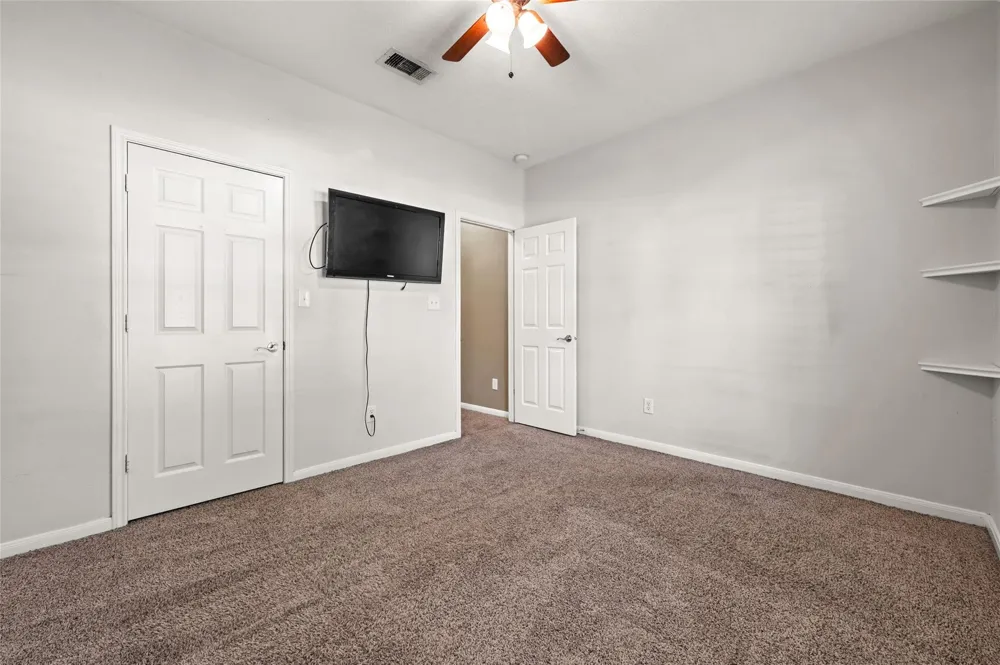 8618 E Highlands Crossing Highlands, TX 77562