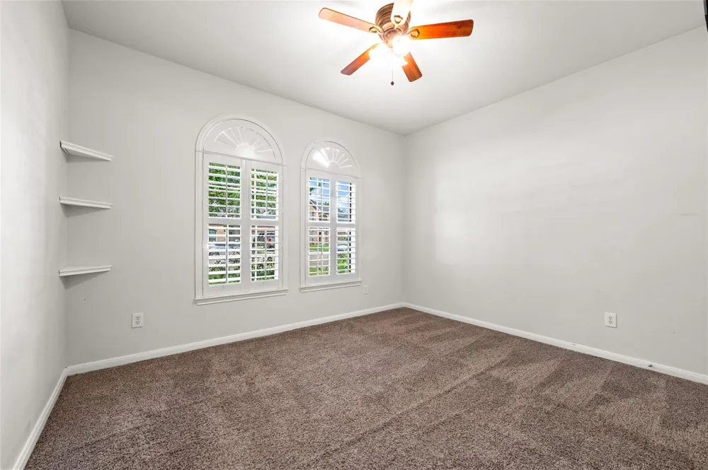 8618 E Highlands Crossing Highlands, TX 77562
