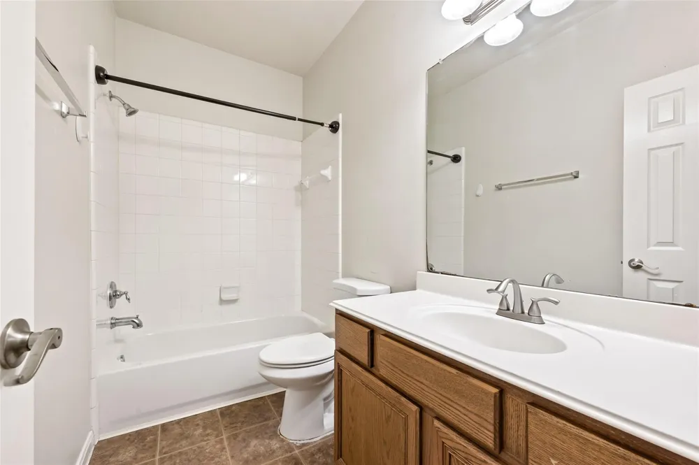 8618 E Highlands Crossing Highlands, TX 77562
