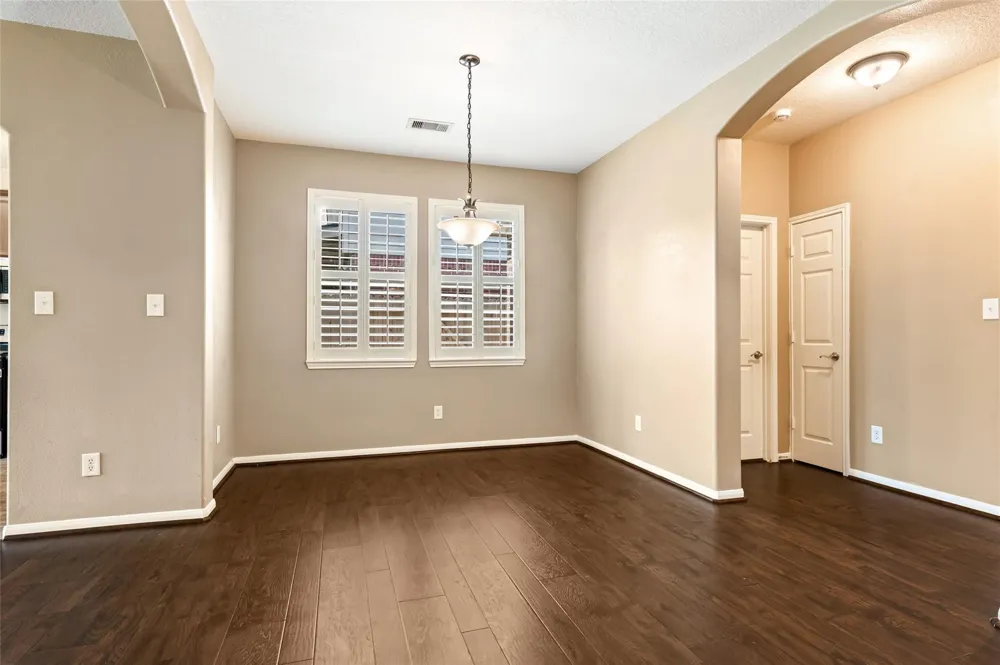 8618 E Highlands Crossing Highlands, TX 77562