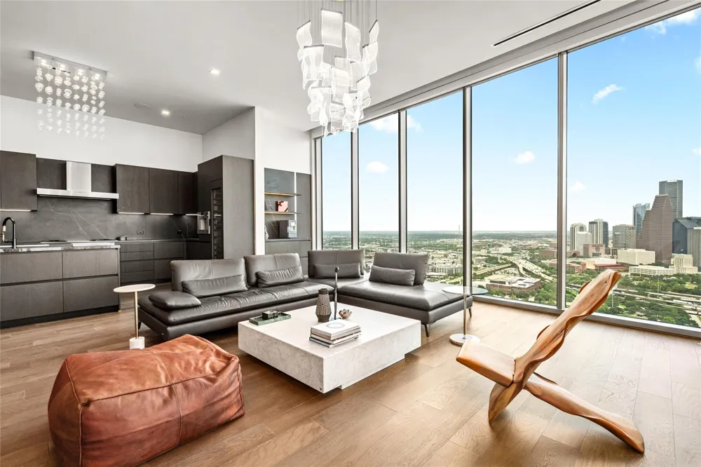 1711 Allen Parkway #3302 Houston, TX 77019