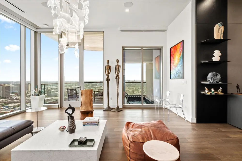 1711 Allen Parkway #3302 Houston, TX 77019