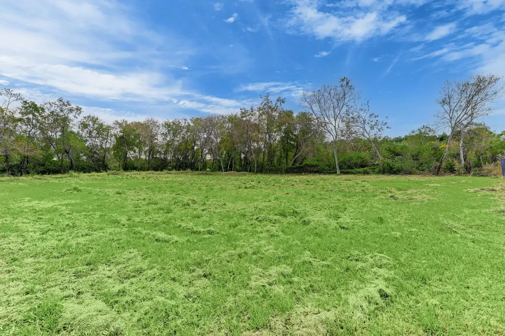 Hawaii Avenue League City, TX 77573