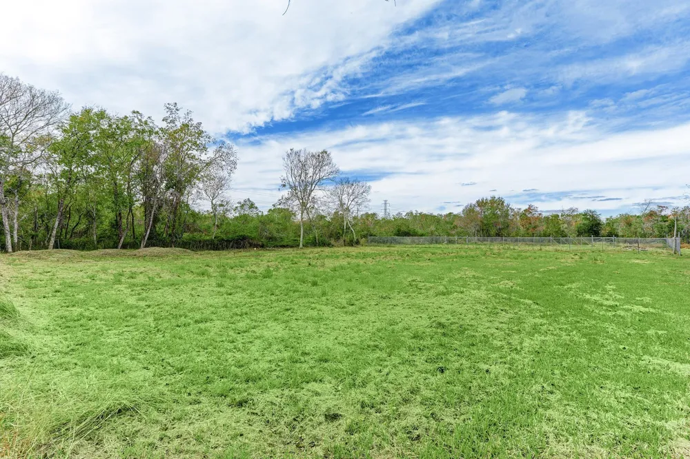 Hawaii Avenue League City, TX 77573