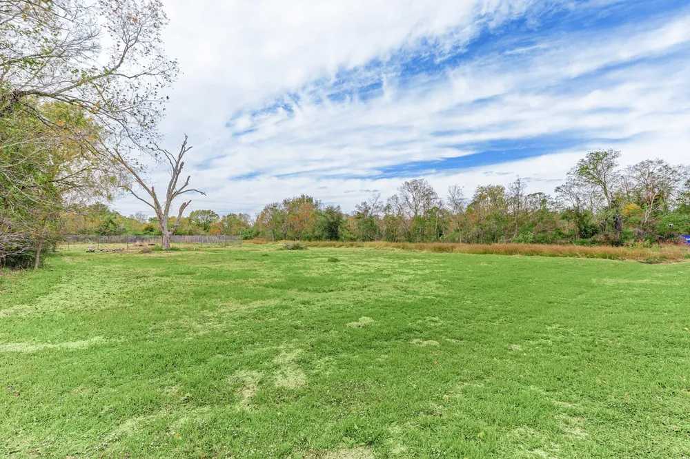 Hawaii Avenue League City, TX 77573