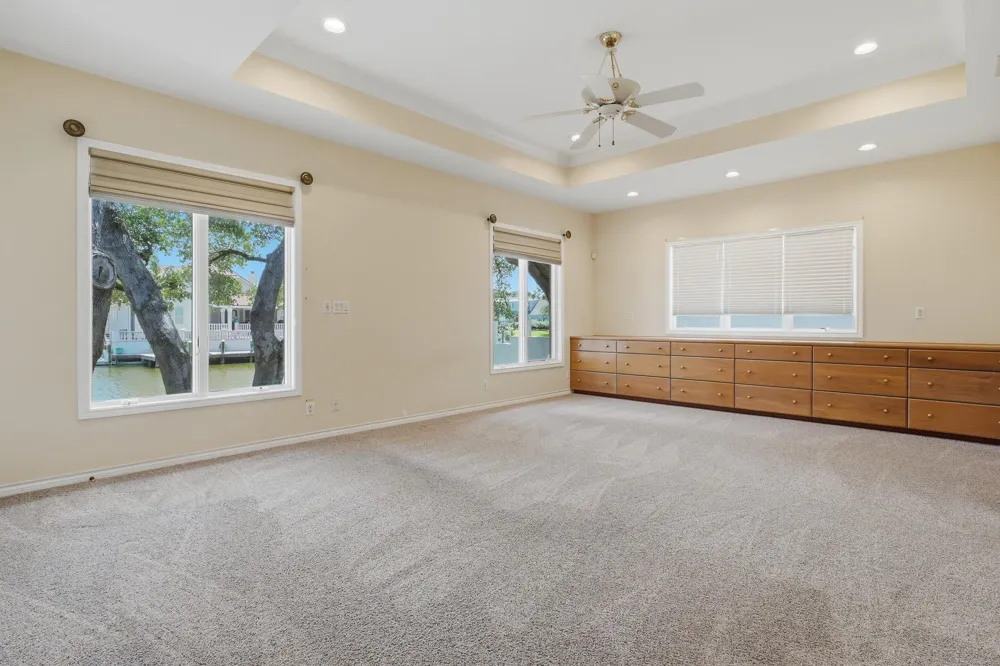 2513 Turkey Neck Circle Rockport, TX 78382