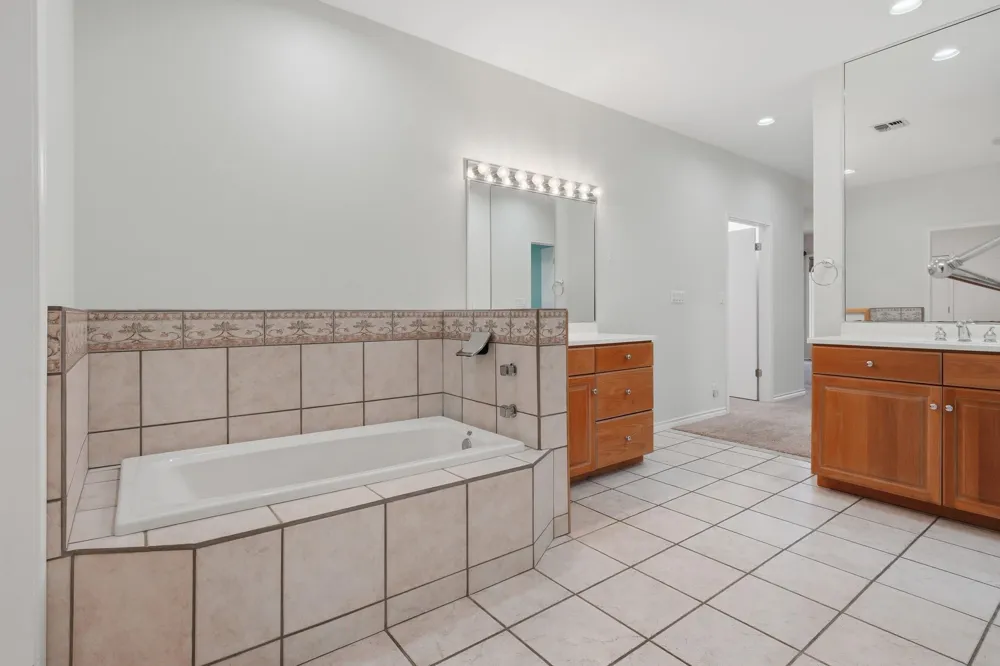 2513 Turkey Neck Circle Rockport, TX 78382
