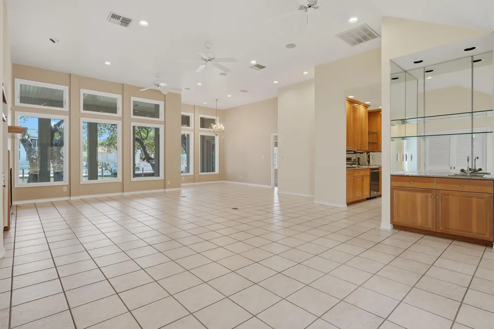 2513 Turkey Neck Circle Rockport, TX 78382