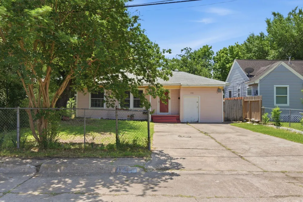 410 Live Oak Street Pasadena, TX 77506