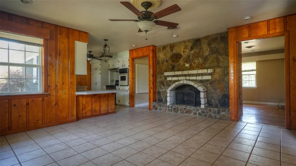 1390 Us Highway 75 S Buffalo, TX 75831