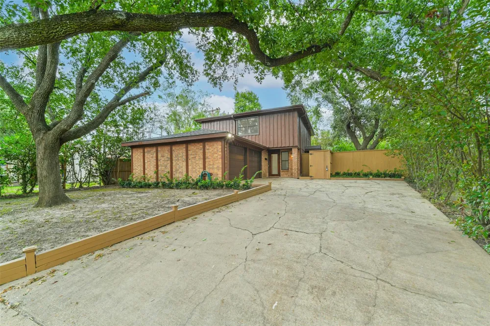 3111 Rockyridge Drive Houston, TX 77063