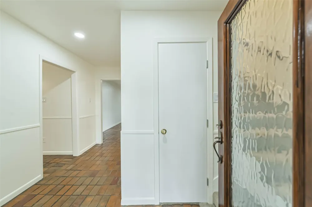 3111 Rockyridge Drive Houston, TX 77063