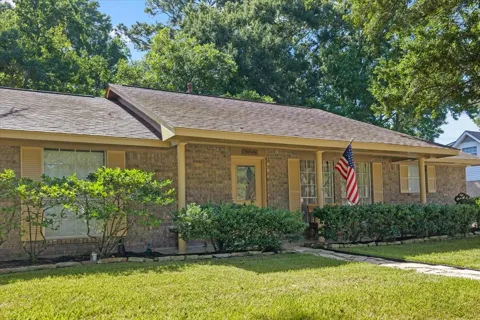 12615 Old River Drive