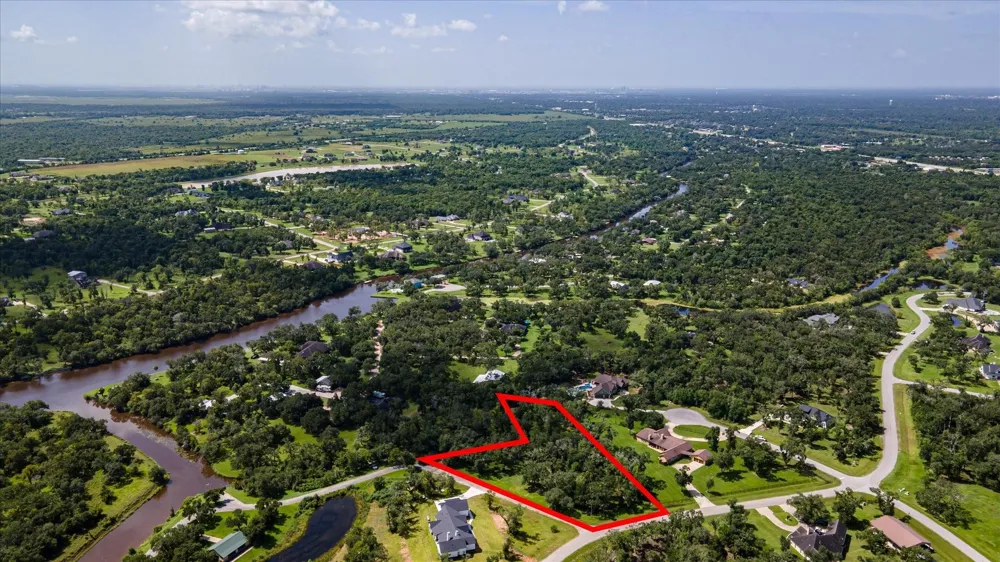 406 Thousand Oaks Drive Angleton, TX 77515