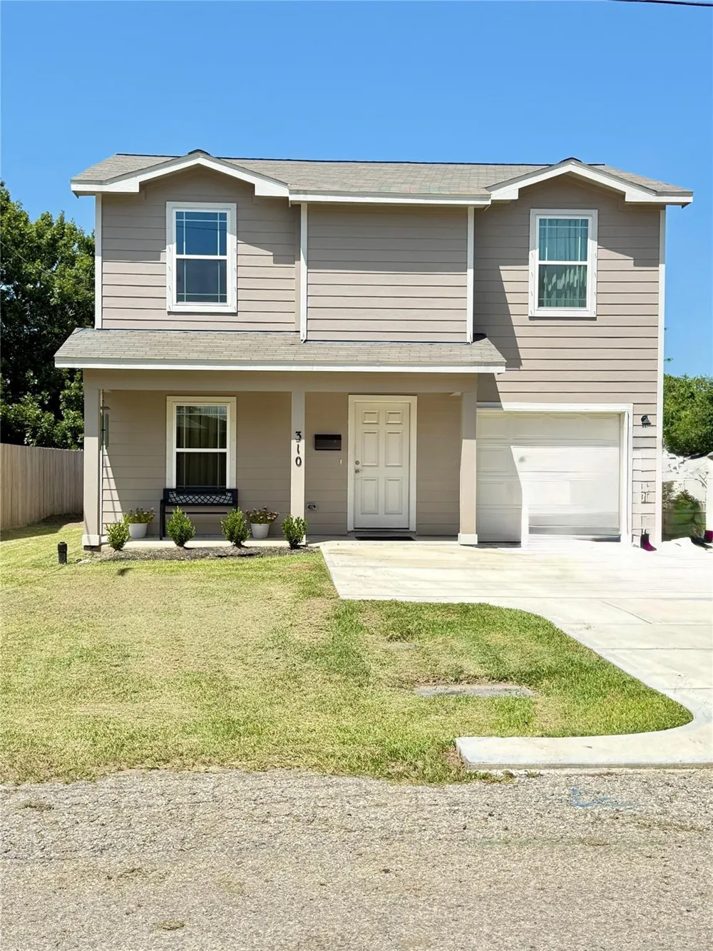 310 Orange Street Sweeny, TX 77480
