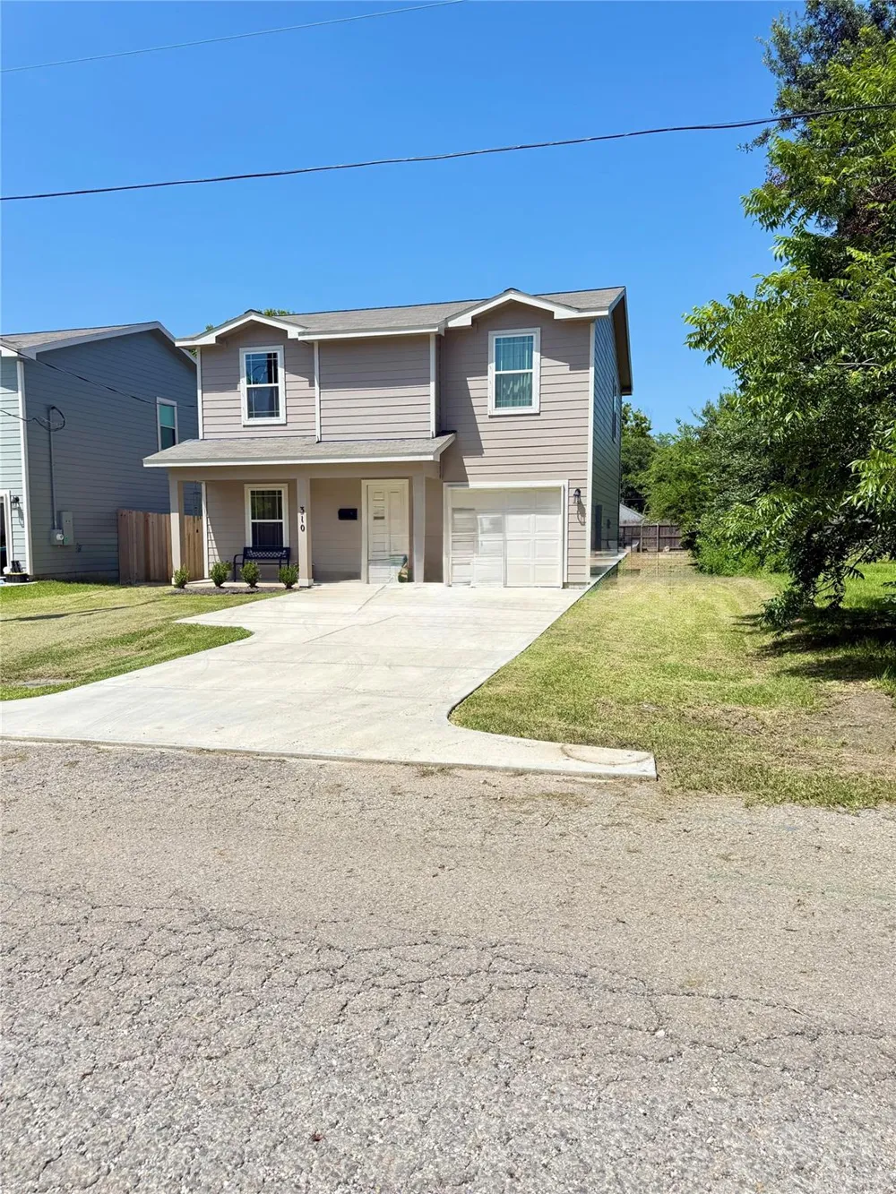 310 Orange Street Sweeny, TX 77480