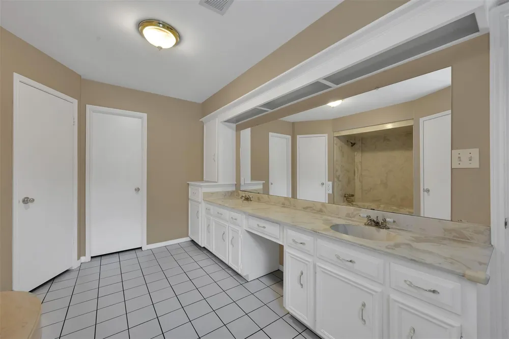 2010 Tucumcari Drive Houston, TX 77090