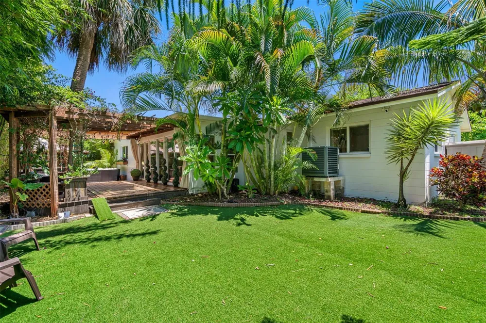 1819 MARYLAND AVENUE NE St Petersburg, FL 33703