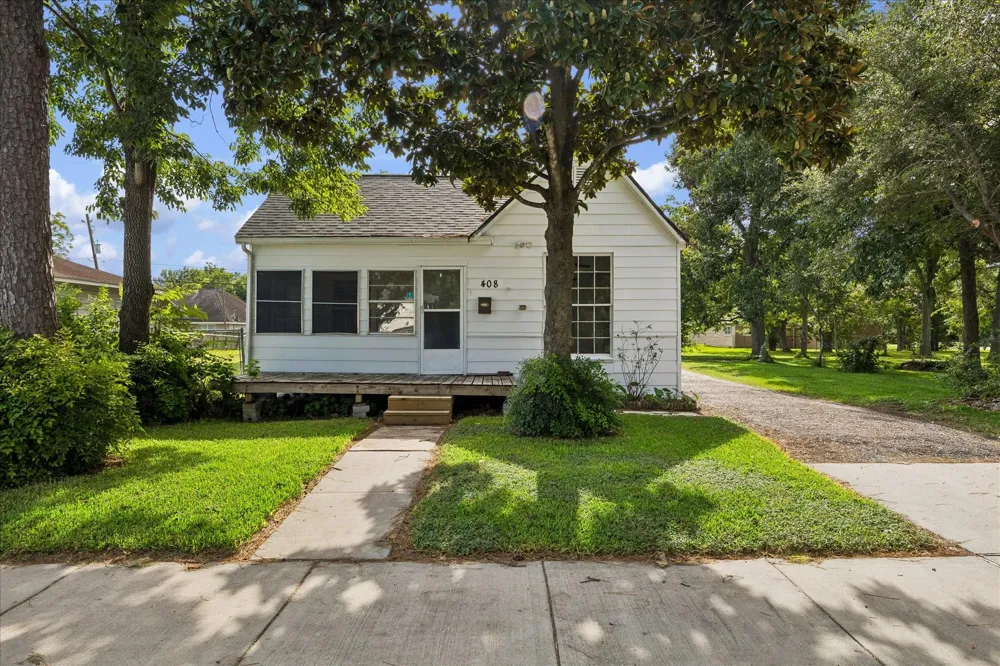 408 S 4th Street La Porte, TX 77571