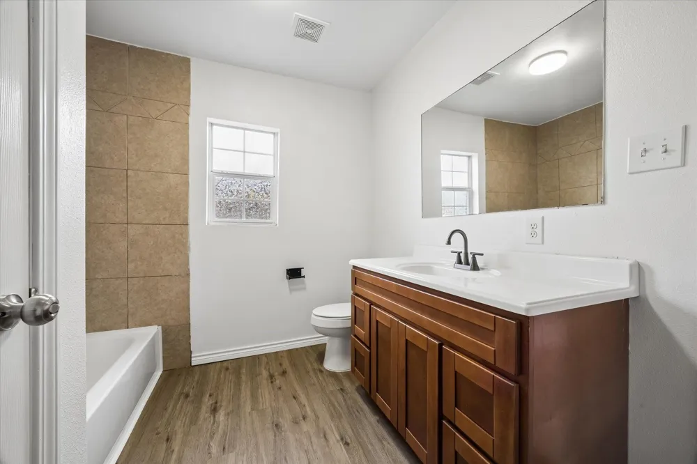 408 S 4th Street La Porte, TX 77571