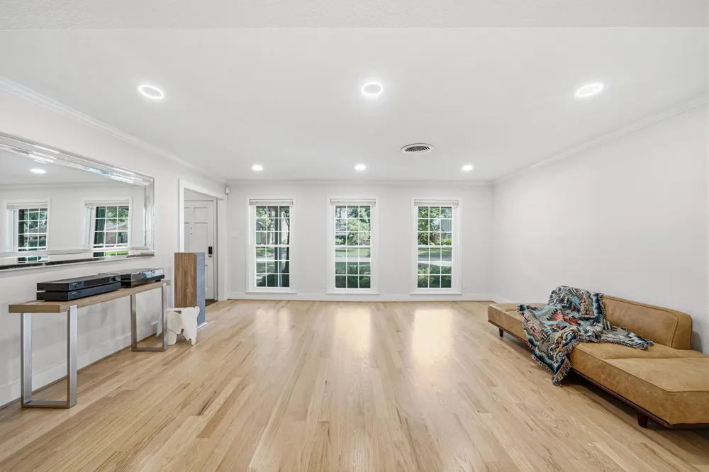 10131 Whiteside Lane Houston, TX 77043