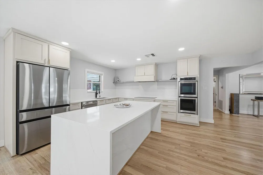 10131 Whiteside Lane Houston, TX 77043