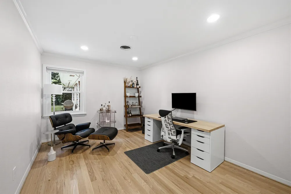 10131 Whiteside Lane Houston, TX 77043