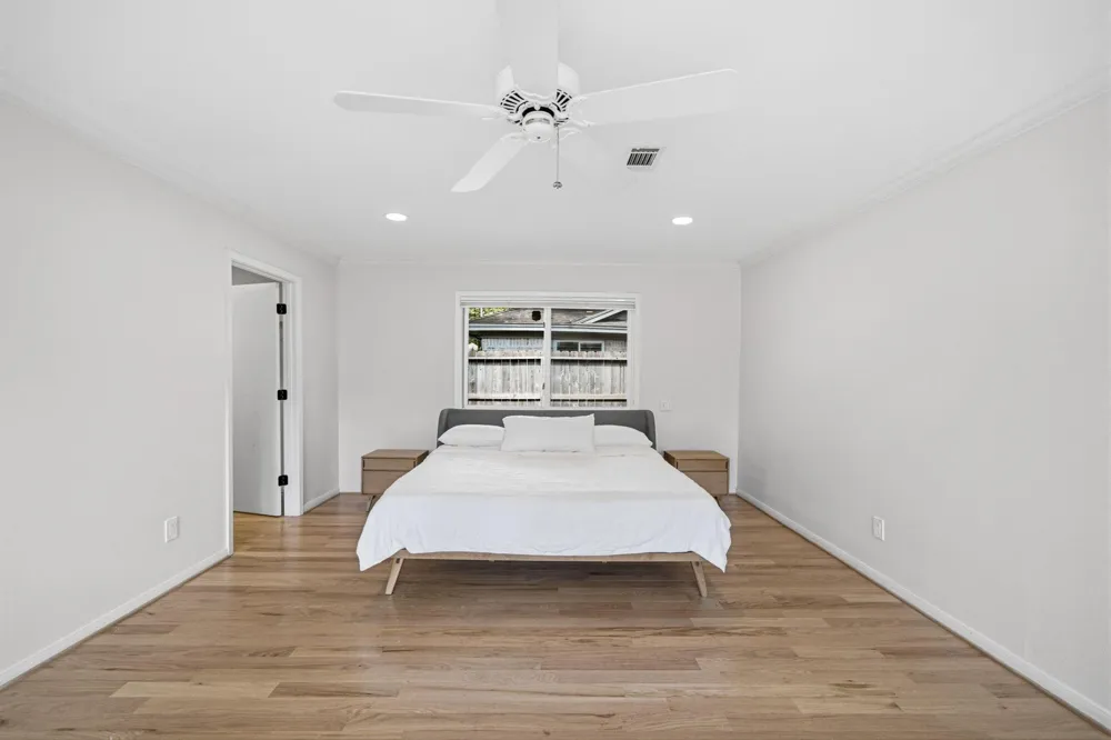 10131 Whiteside Lane Houston, TX 77043