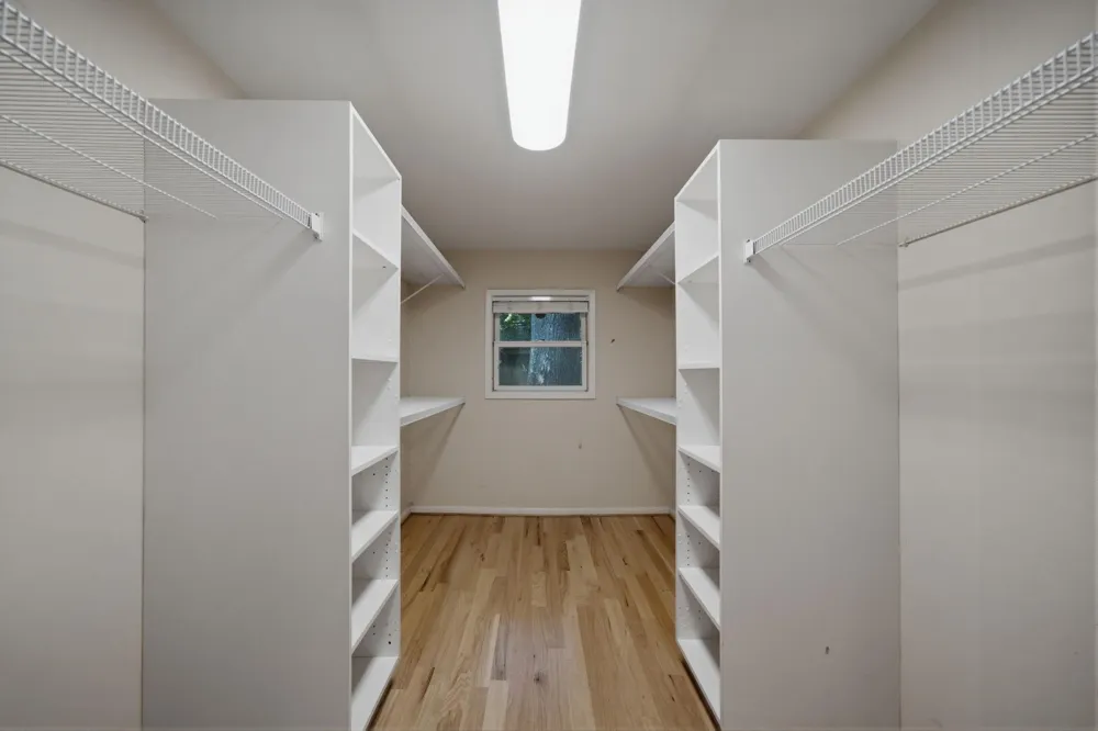 10131 Whiteside Lane Houston, TX 77043