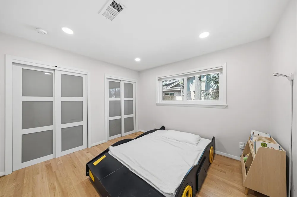 10131 Whiteside Lane Houston, TX 77043
