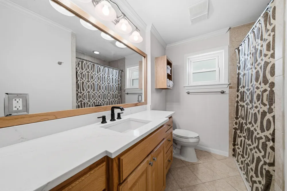 10131 Whiteside Lane Houston, TX 77043