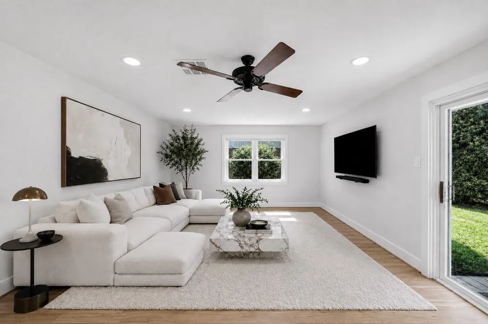 10131 Whiteside Lane Houston, TX 77043
