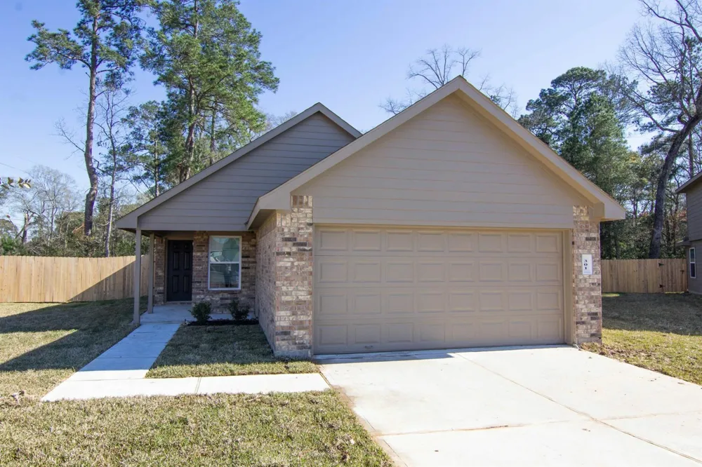 301 Meadows Drive Willis, TX 77378