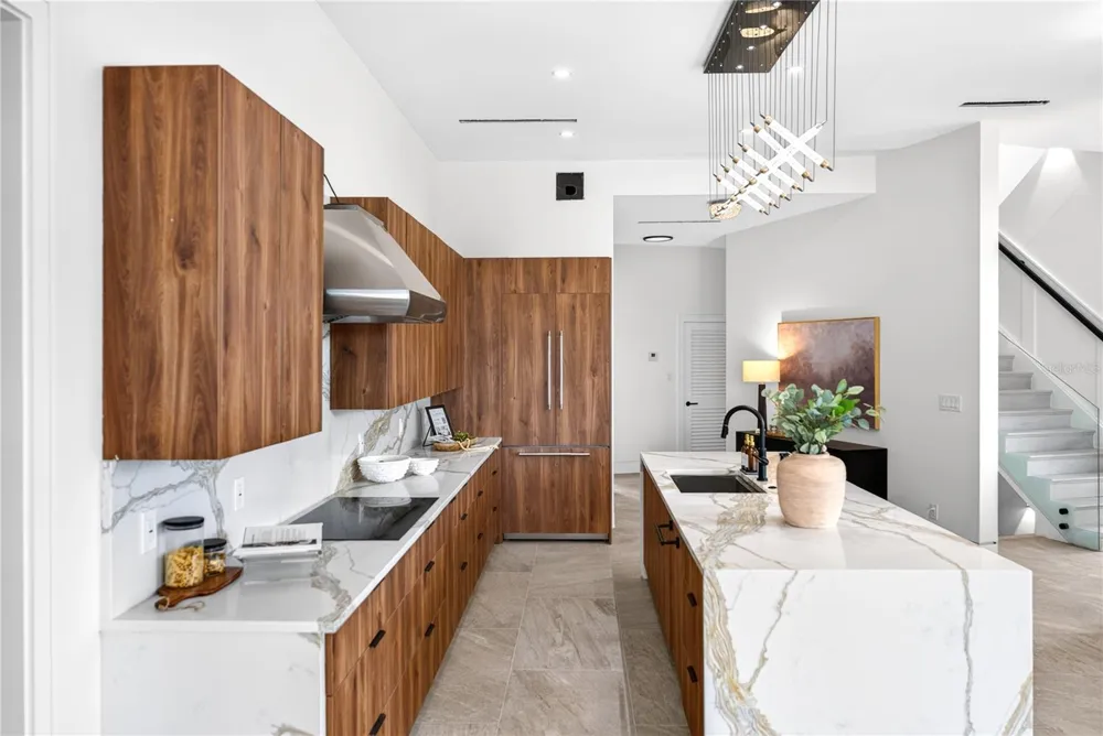 539 AVENIDA DEL NORTE Sarasota, FL 34242